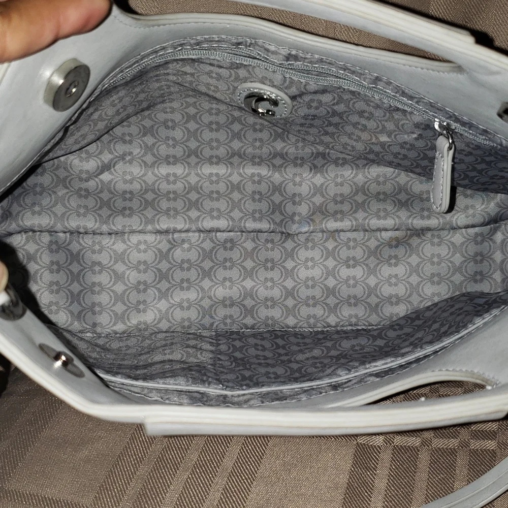 Grey Vegan Leather Clutch (bin 5) - Picture 4 of 4